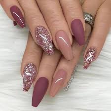 Nageldesign Elegant Herbst Trend Manicure Yourself Holidaynailswinter Nageld Elegant Herbst Holida In 2020 Mauve Nails Trendy Nail Design Nail Colors Winter