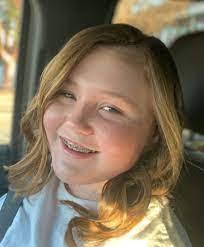 Stacy Hollister's Instagram, Twitter & Facebook