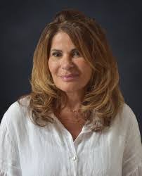 Karen Wille's Instagram, Twitter & Facebook