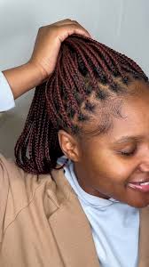 Small to Medium Knotless Braids in Colour 35
