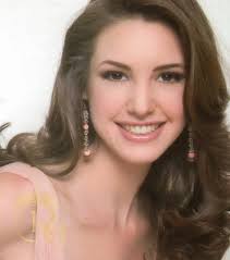 Myriam Janeth Abreu Medina #MissMiranda en su desfile en traje de baño,  durante la final del #MissVenezuela 2007, celebrado bajo la cúpula del  Poliedro de Caracas. @barbieabreu #recuerdosdemisses #myriamabreu #caracas  #venezuela