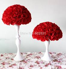 So simple yet so refined, wedding kissing ball is a great alternative to use as the traditional bridesmaids bouquets or for your flower girls. 30cm Red Free Shipping Wedding Pomanda Kissing Rose Flower Ball Party Home Table Centerpiece Decorations Option Color Wedding Red Wedding Table Centerpiecewedding Wedding Aliexpress