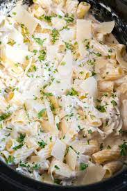 A lightened up recipe of chicken alfredo that is reminiscent of the famous, creamy dish. Crock Pot Chicken Alfredo With Video Bread Booze Bacon
