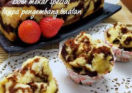 Bolu kukus adalah kue tradisional khas indonesia yang digemari banyak orang karena memiliki rasa sangat enak dan juga lembut. Resep Bolu Mekar Spesial Tanpa Pengembang Buatan Kesayangan Keluarga