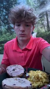 Selena Squires's Instagram, Twitter & Facebook