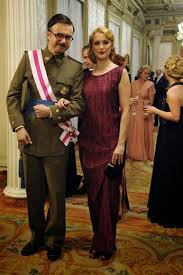 Historia De La Moda Mariano Fortuny Y El Vestido Delphos Tiempo Entre Costuras Historia De La Moda Moda Anos 40