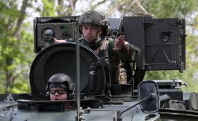 Een dertigtal paracommando's, een fire support team en zodiacploeg. Station Brussel Noord Korte Tijd Ontruimd Wegens Zoektocht Militair Nrc