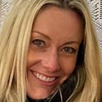 100+ perfiles de «Noga»