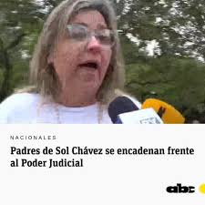 Padres de Sol Chávez se encadenan frente al Poder Judicial., Repudian la  condena otorgada a la odontóloga y la bioquímica por la muerte de su hija,  tras haber consumido flúor de forma excesiva por una ...