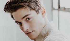 10 Things Froy Gutierrez Regard Magazine