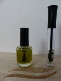 Recette D Un Soin Naturel Pour Faire Pousser Vos Cils Sourcils Et Ongles Les Recettes Cosmetiques Bio De Nine