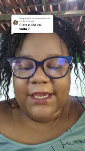 Clara e Léo: Explorando Cartas de Tarot