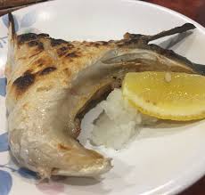 It is the fattiest part of the fish, making it naturally juicy, and there are two located in each yellowtail (one per side). Grilled Fish Collar Large By Keto Journey Burpple