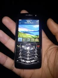 Blackberry pearl 3g 9100 is an intelligent smart phone which has all the features of a typical blackberry mobile with some additional features to add glitters. Blackberry Pearl 3g Information Live From The Vodafone Uk Launch Party Crackberry