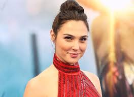 Share the best gifs now >>>. Gal Gadot To Lead An Action Spy Franchise Heart Of Stone Tom Harper In Talks To Direct Bollywood News Bollywood Hungama