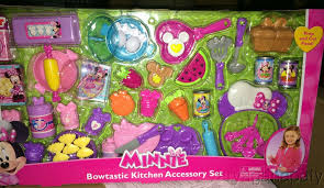 New Disney Minnie Mouse S Bowtastic Kitchen Accessory Set Play Food Utensils Minnie Mouse Toys Play Food Kitchen Accessories