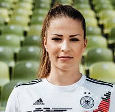 Die nationalmannschaft präsentiert ihr neues trikot. Fussball Warum Gibt Es Das Neue Deutschland Trikot Nicht Fur Manner Welt