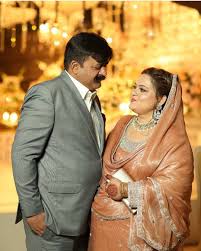 Bride Aiman Khan S Parents At Her Valima Indian Wedding Inspiration Bridal Photoshoot Pakistani Fashion