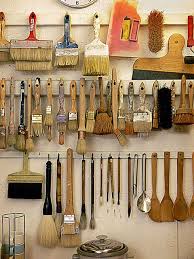 La Cuisine De L Artiste Voir La Vue Large Sur La Photo Suivante Art Studio At Home Art Studio Organization Art Studio Space