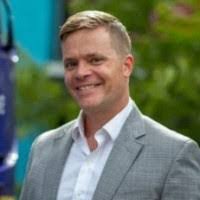 Eric Bruce's Instagram, Twitter & Facebook