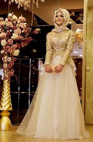 5 Stylish Muslim Wedding Dresses Trends For 2020 Pouted Com Wedding Dress Trends Muslim Dress Islamic Dress
