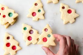 You will layer your cookies, sandwiching them together with your icing. 20 Easy Make Ahead Christmas Cookies For Your Holiday Bash Food Network Canada