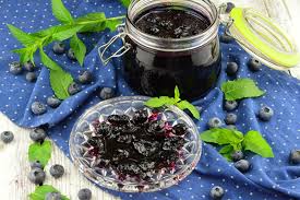 Gemul de afine poate fi inlocuit cu orice gem va place, desigur acesta trebuie sa aiba o consistenta mai densa astfel incat sa nu creeze probleme in timpul coacerii tartei de post. Dulceata De Afine Caietul Cu Retete
