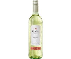 It is a grenache rose wine blended with raspberry and lime and is 5.5% abv. Gallo Family Moscato Delicious Sweet 0 75l Ab 5 49 Juli 2021 Preise Preisvergleich Bei Idealo De