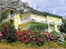 Find what you need at booking.com, the biggest travel site in the world. Hotel Casa Piantoni Limone Sul Garda Aktualisierte Preise Fur 2021