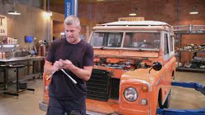Un bon sens de l'humour est indispensable pour survivre. Les Boules Et Les Chocottes Ils Ne Partagent Pas Leur Raie By Discovery Channel France