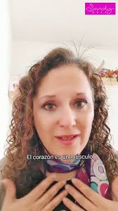 A veces da miedo que se rompa y duela, pero correr ese riesgo es la única  manera de que realmente viva, crezca y se haga más fuerte. , Abrir el  corazón nos ayuda a vivir plenamente y volvernos más ...