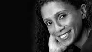 Elizabeth Walcott's Instagram, Twitter & Facebook