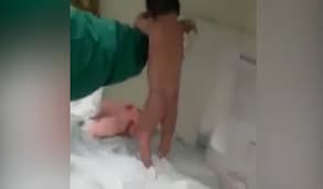 El Impresionante Video Del Bebe Recien Nacido Caminando Estarguapas