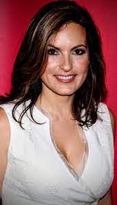 Pin By Jennifer Warner On Mariska Hargitay Beautiful Women Over 50 Celebrities Female Celebrities