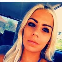 Nicole Pifer's Instagram, Twitter & Facebook