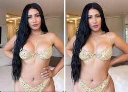 Simaria, the duo backcountry with simone, is all this for a while, as a result of it acquired the franchise of a restaurant in november 2020. A La Kardashian Simaria Exibe Cabelao E Carao Em Poses De Biquini Quem Quem News