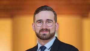 Jessica Bard's Instagram, Twitter & Facebook