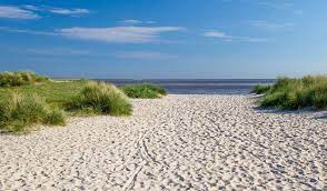 The price is $134 situated in krummhoern, this hotel is 0.4 mi (0.6 km) from greetsiel twin windmills and within 3 mi (5. Strande An Der Kuste Unsere Strande Strand Und Baden Nordsee Entdecken
