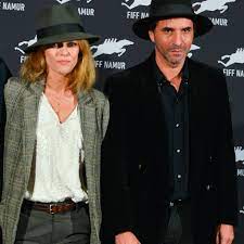 Un mariage en douce !. Vanessa Paradis Repond Aux Rumeurs Sur Son Mariage Avec Samuel Benchetrit Elle