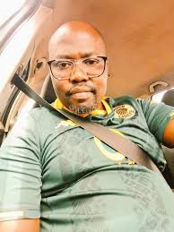 I've been noticing a lot of cars in South Gate with a Texas license plate.  I can't see the people inside because the windows are always tinted. I've  been very hyper aware