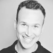 Robin Hall (@thelegendofr) • Instagram photos and videos