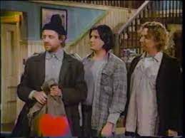 Larry, darryl, and darryl, you had to grow up in the 80's like i did, newhart was hilarious in an off beat way, really glad they were included as an easter egg (an electronic autograph, priceless!) and almost no one finds it funny or understands it. Newhart Commercial Syndication Larry Daryl And Daryl 1989 Youtube