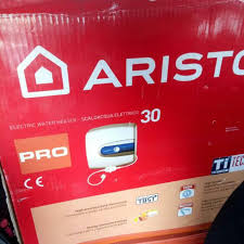 Harga water heater ariston/ pemanas air listrik ariston sl2 rs 30 liter. Jual New Water Heater Ariston Ti Pro 30 Liter Pemanas Air Murah Baru Cuci Gudang Kitchen Appliances Di Carousell