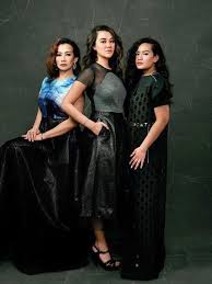 Reza artamevia adriana eka suci (lahir 29 mei 1975) adalah seorang pemeran, penyanyi dan politikus indonesia keturunan jawa dan sunda. Masih Jalani Rehabilitasi Begini Kondisi Terkini Reza Artamevia Merdeka Com