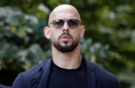 Nieuwe huiszoekingen bij Andrew Tate in Roemenië: verdenking van  mensenhandel en seksuele betrekkingen met minderjarigen