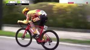 El anteriormente conocido como giro del trentino y denominado tour de los alpes desde 2017, consta de 5 etapas de montaña entre el norte de italia y sur de austria, todo un examen entre rivales directos para la carrera rosa. Ge4gpiaxol455m