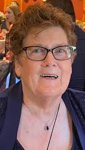 Loretta Crisp's Instagram, Twitter & Facebook