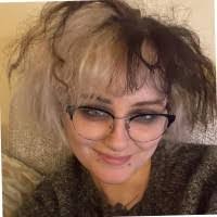 Karen Doolin's Instagram, Twitter & Facebook