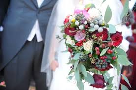 One thing that we look forward to most in this magical season of course is fabulous fall foliage and what that means for autumn wedding bouquets! Autumn And Winter Bouquet Ideas Country House Weddings