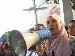 Stream tracks and playlists from nik fadzil on your desktop or mobile device. Anwar S Daughter Arrested In Continued Clampdown In Malaysia Changing Times